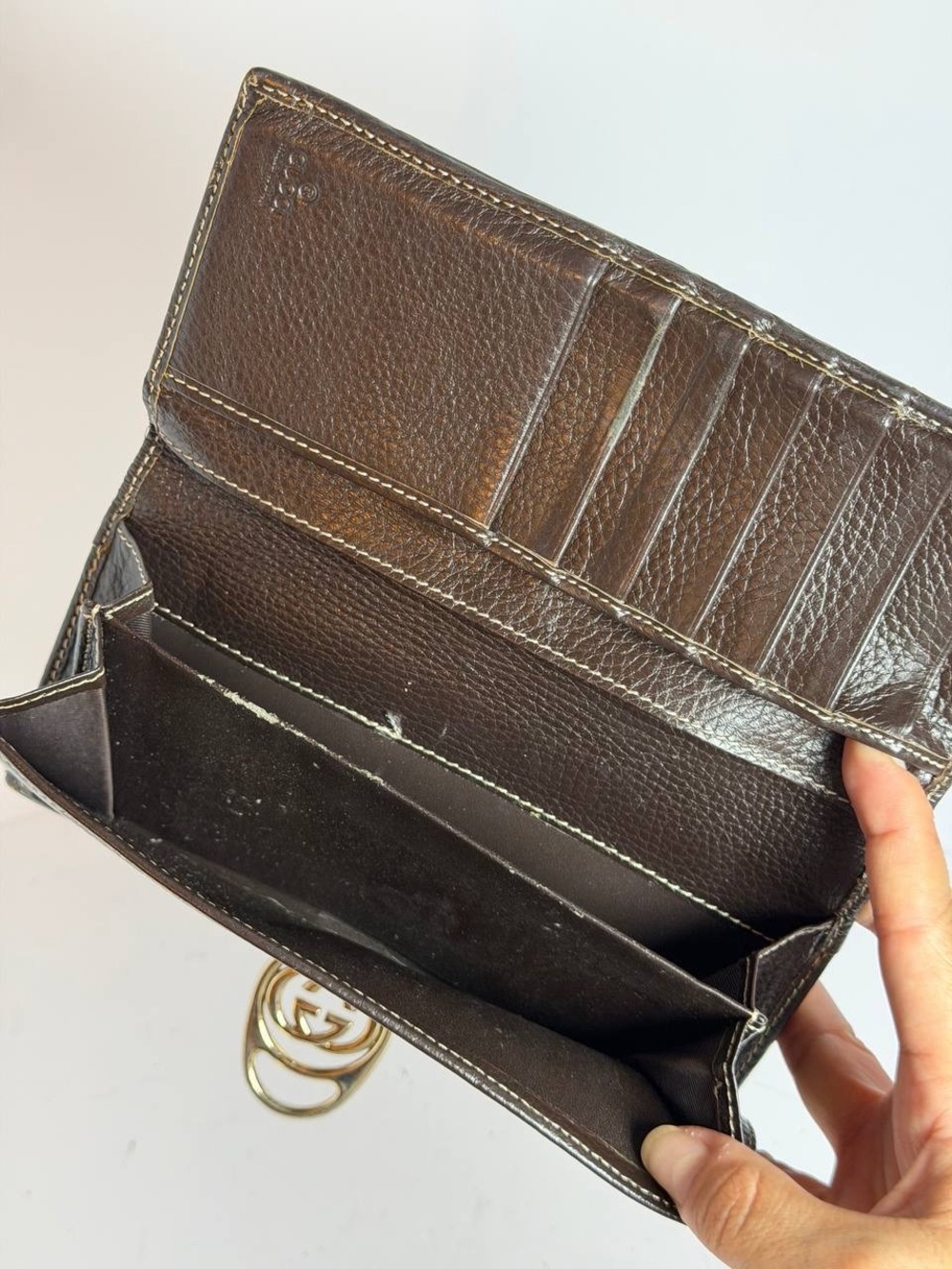 Gucci Interlocking G Clasp Brown GG Canvas Wallet - Picture 12 of 16